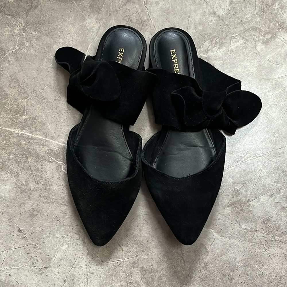 Express flats with bow